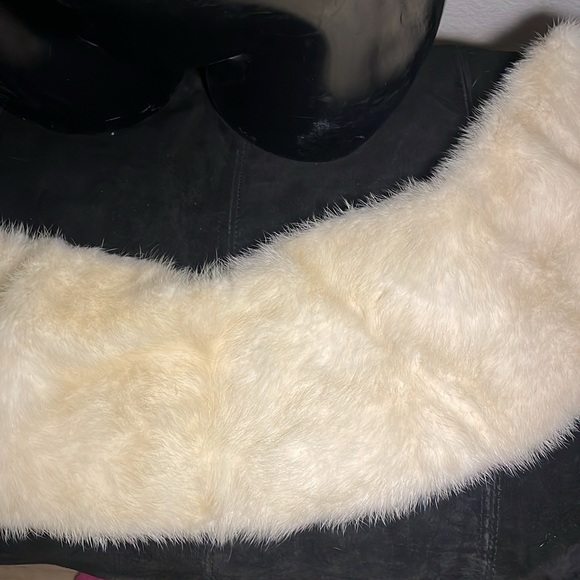 Speiser Furs Over the Shoulders it also detaches very elegant - Picture 8 of 8